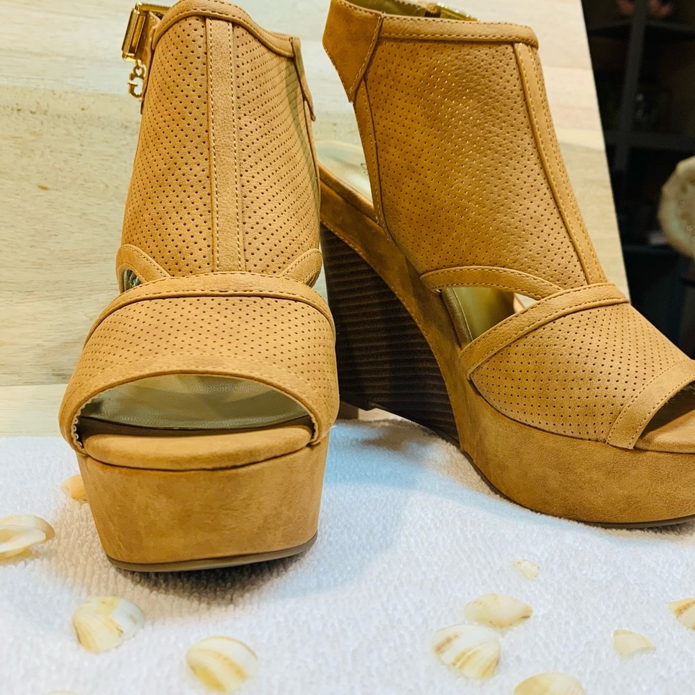 Guess Sandals
